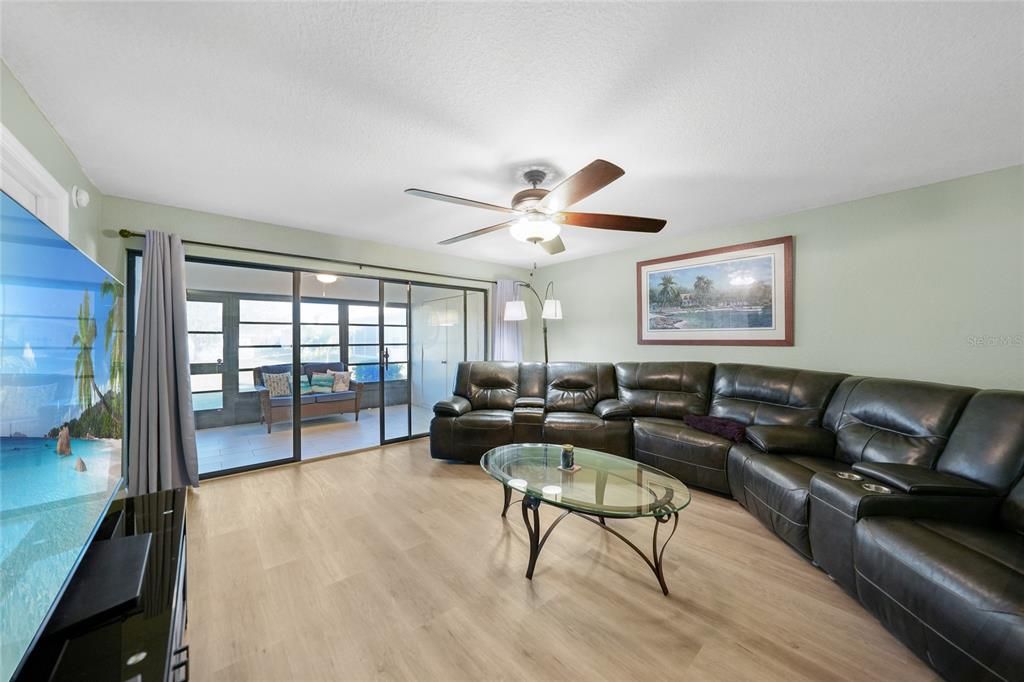 En Venta: $320,000 (3 camas, 2 baños, 1483 Pies cuadrados)