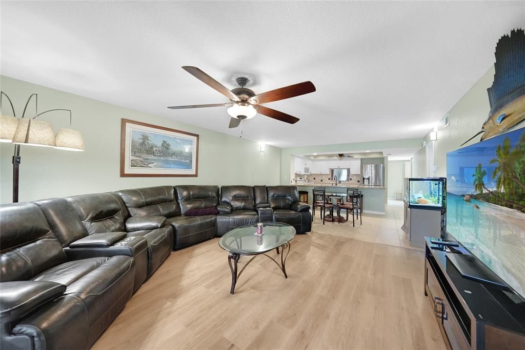 En Venta: $320,000 (3 camas, 2 baños, 1483 Pies cuadrados)