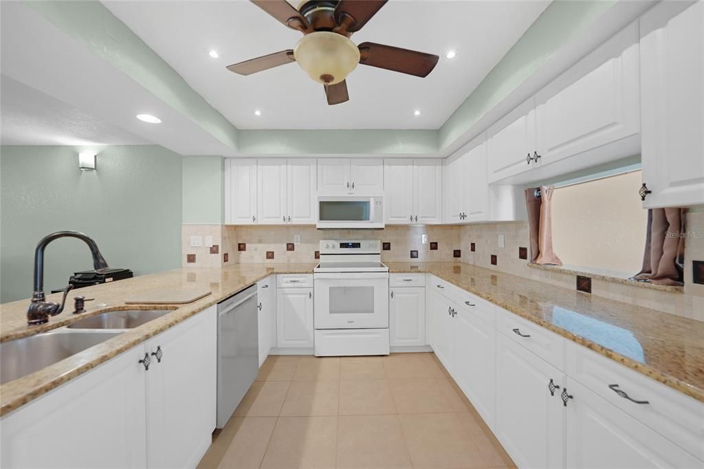 En Venta: $320,000 (3 camas, 2 baños, 1483 Pies cuadrados)