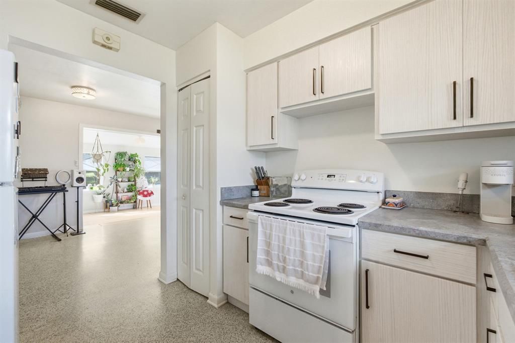 En Venta: $317,000 (3 camas, 2 baños, 1481 Pies cuadrados)