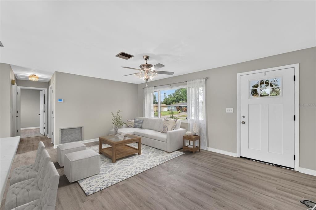 For Sale: $419,000 (3 beds, 1 baths, 1061 Square Feet)