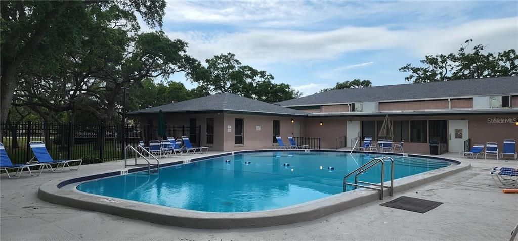 For Sale: $419,000 (3 beds, 1 baths, 1061 Square Feet)