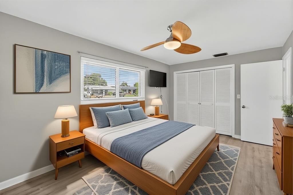 For Sale: $419,000 (3 beds, 1 baths, 1061 Square Feet)