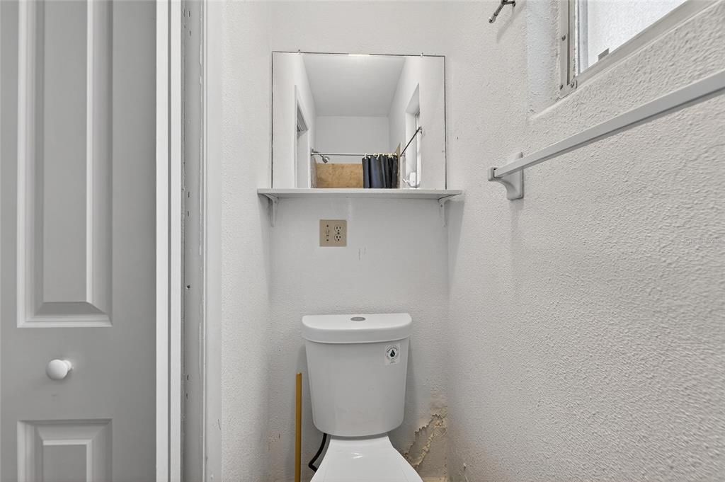 For Sale: $419,000 (3 beds, 1 baths, 1061 Square Feet)