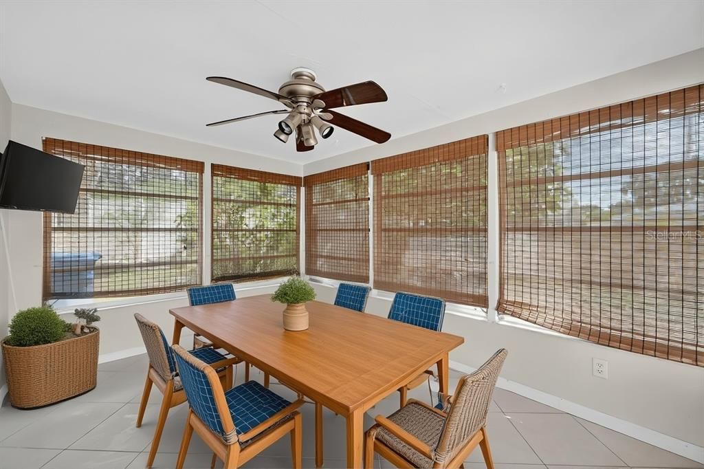 For Sale: $419,000 (3 beds, 1 baths, 1061 Square Feet)