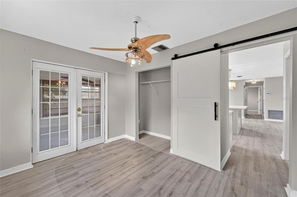 For Sale: $419,000 (3 beds, 1 baths, 1061 Square Feet)