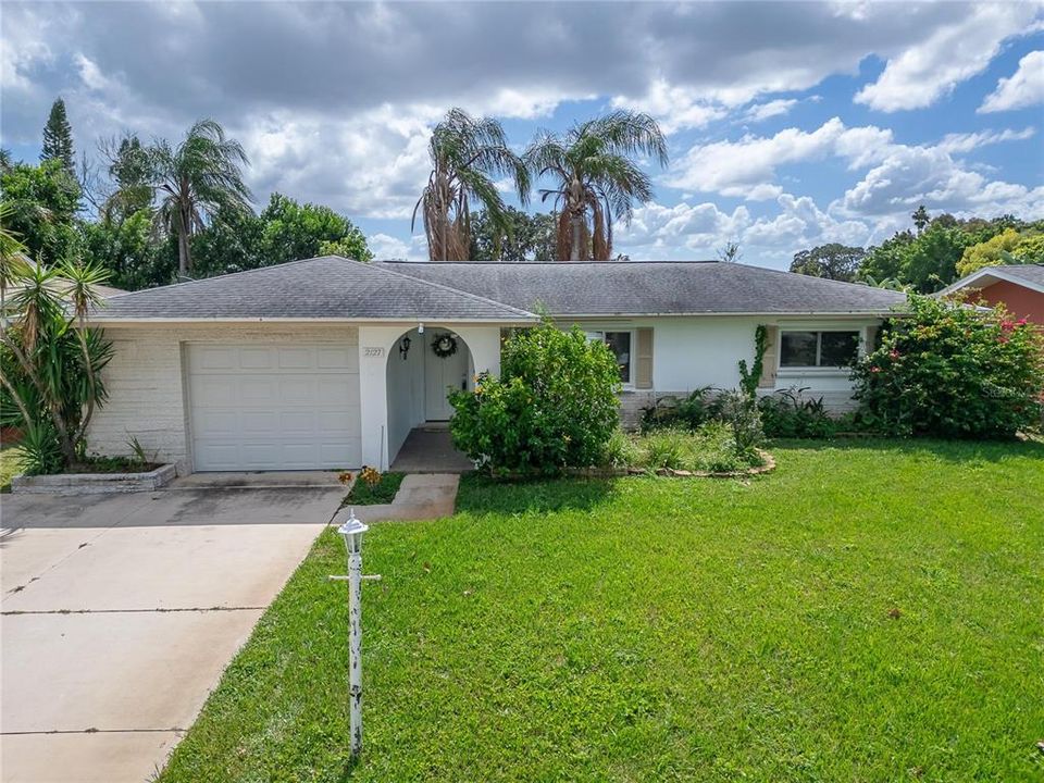 For Sale: $419,000 (3 beds, 1 baths, 1061 Square Feet)