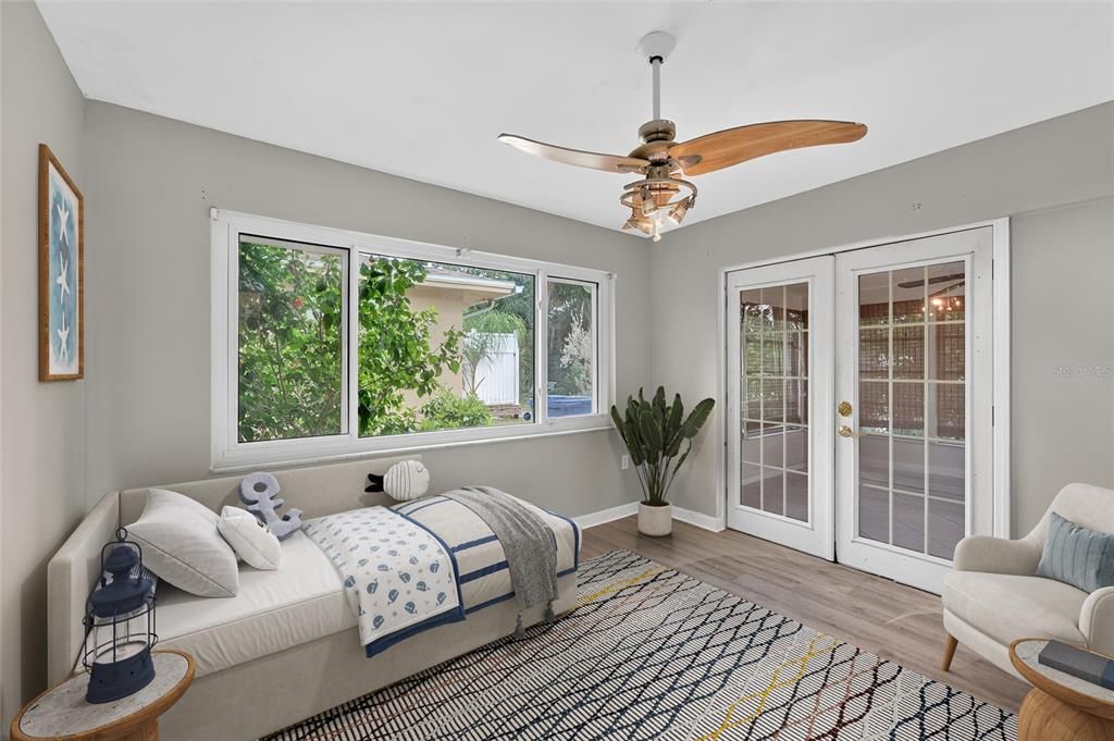 For Sale: $419,000 (3 beds, 1 baths, 1061 Square Feet)