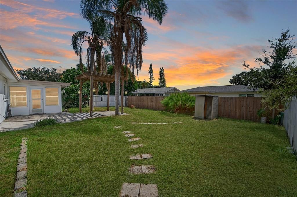 For Sale: $419,000 (3 beds, 1 baths, 1061 Square Feet)