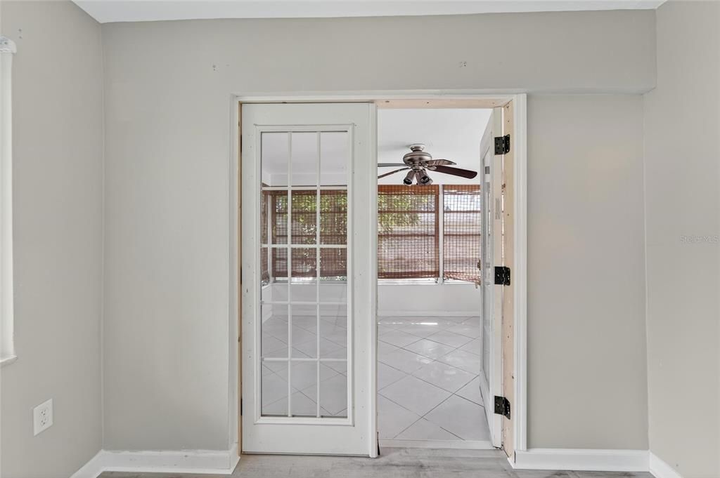 For Sale: $419,000 (3 beds, 1 baths, 1061 Square Feet)