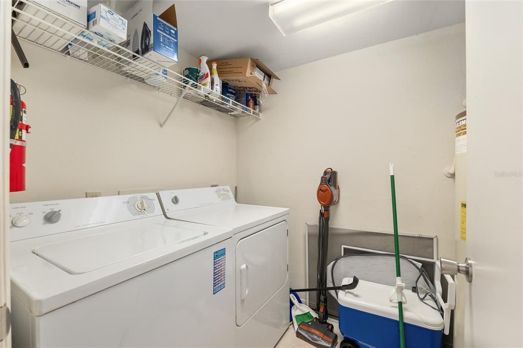 На продажу: $165,000 (3 спален, 2 ванн, 1093 Квадратных фут)