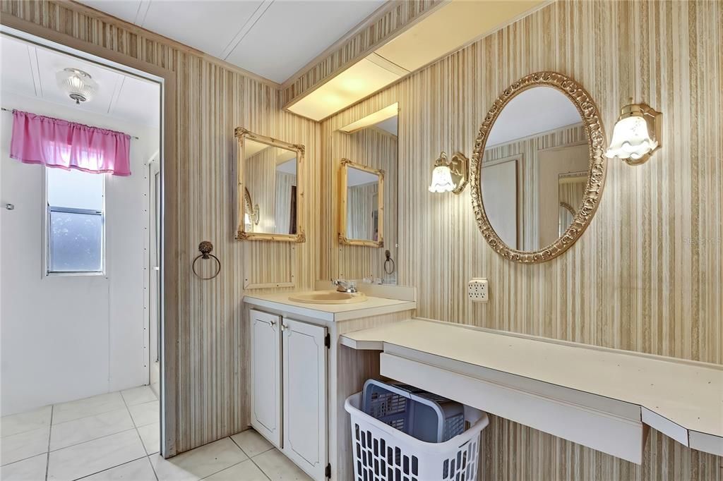 待售: $140,000 (2 贝兹, 2 浴室, 1260 平方英尺)