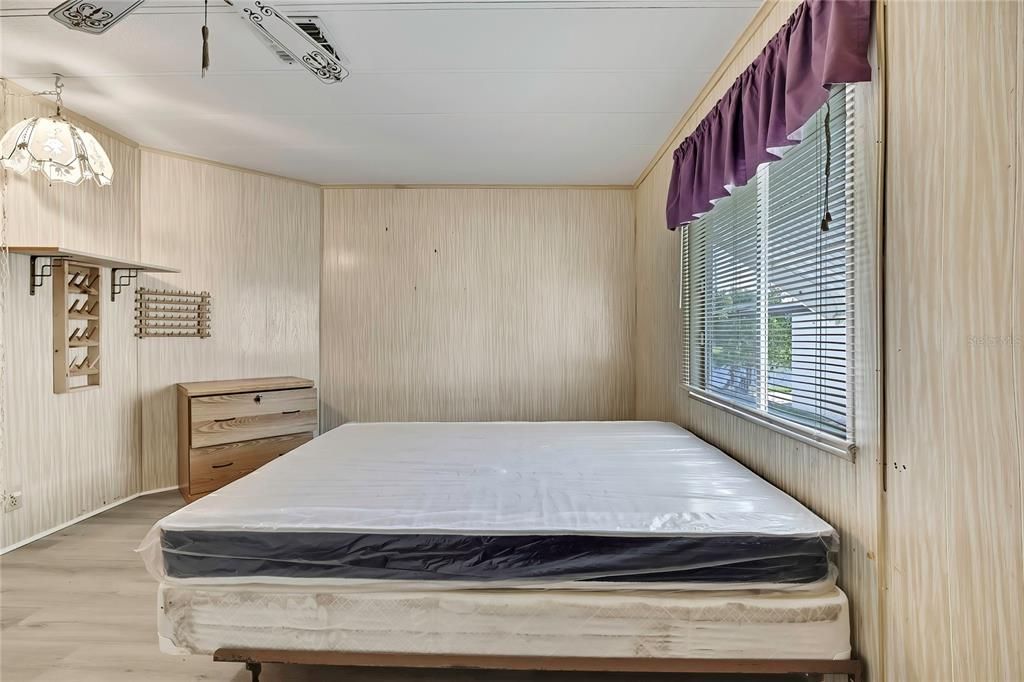 待售: $140,000 (2 贝兹, 2 浴室, 1260 平方英尺)