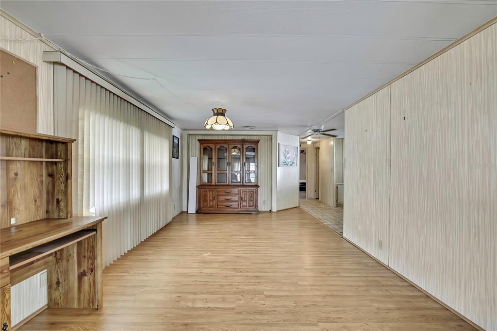 待售: $140,000 (2 贝兹, 2 浴室, 1260 平方英尺)