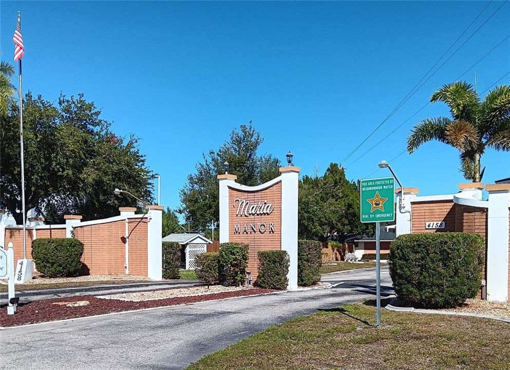 For Sale: $154,900 (2 beds, 2 baths, 919 Square Feet)