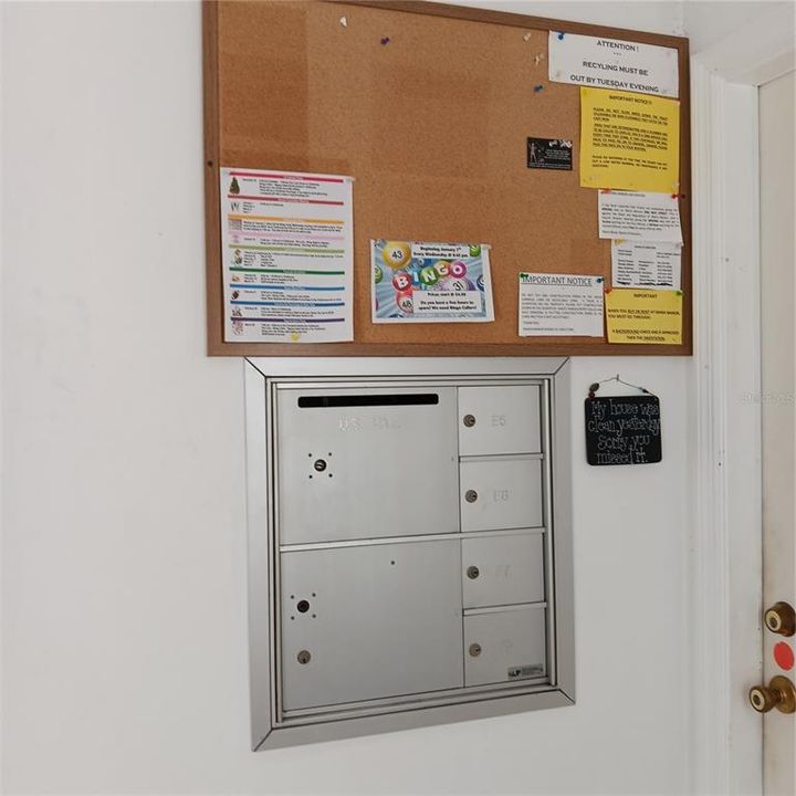 For Sale: $154,900 (2 beds, 2 baths, 919 Square Feet)