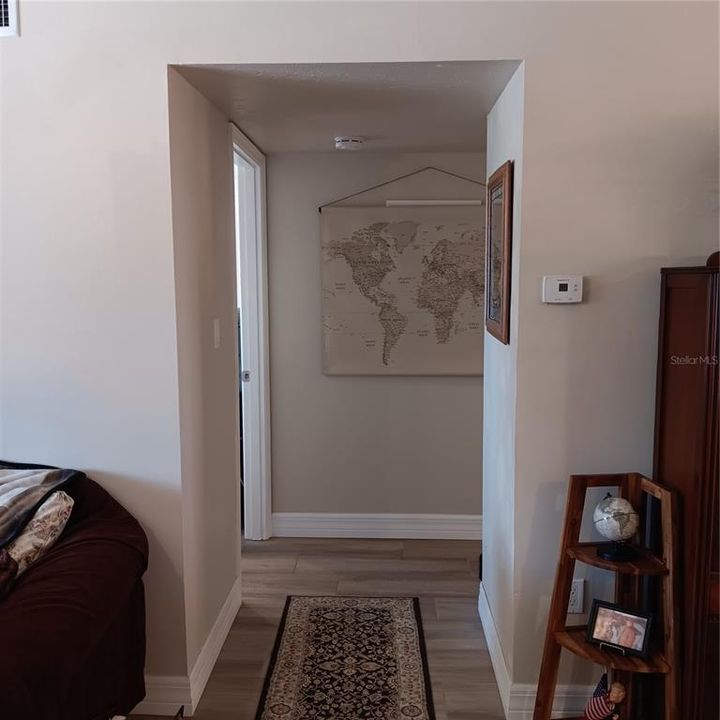 For Sale: $154,900 (2 beds, 2 baths, 919 Square Feet)