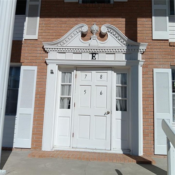 For Sale: $154,900 (2 beds, 2 baths, 919 Square Feet)