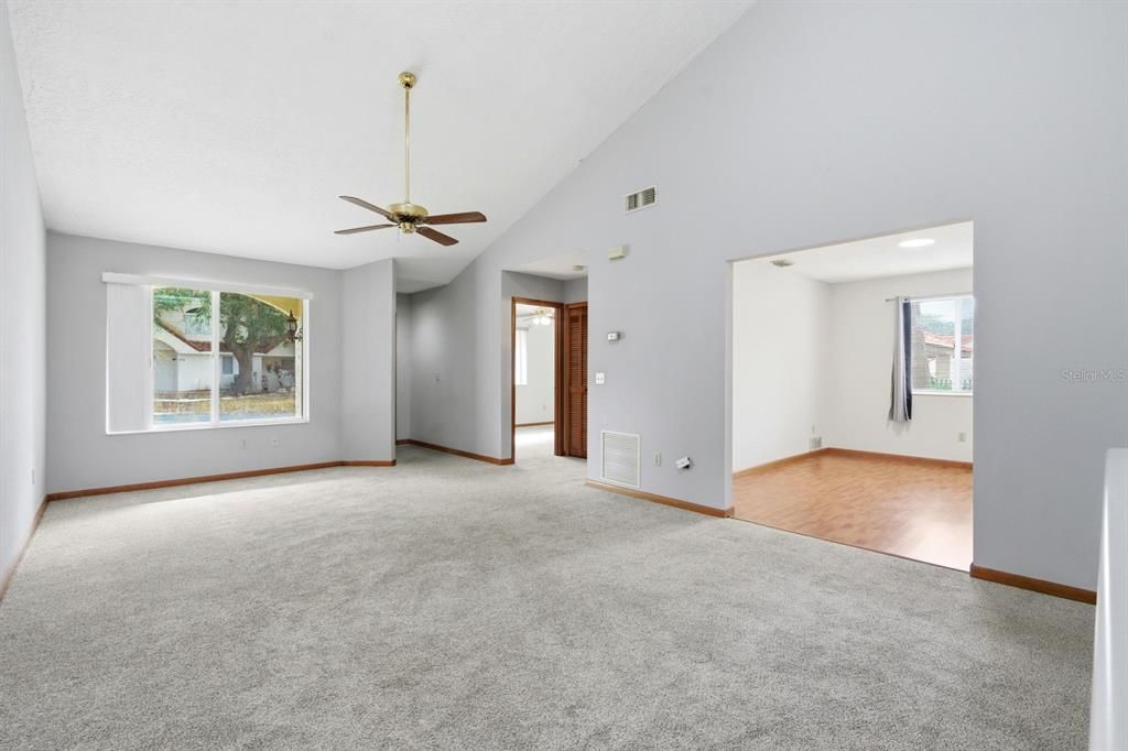 For Sale: $197,000 (2 beds, 2 baths, 1296 Square Feet)