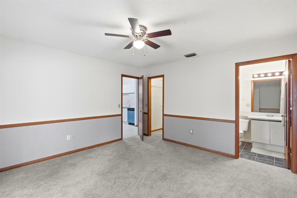 For Sale: $197,000 (2 beds, 2 baths, 1296 Square Feet)