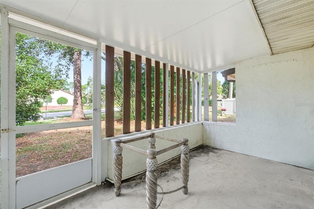 For Sale: $197,000 (2 beds, 2 baths, 1296 Square Feet)