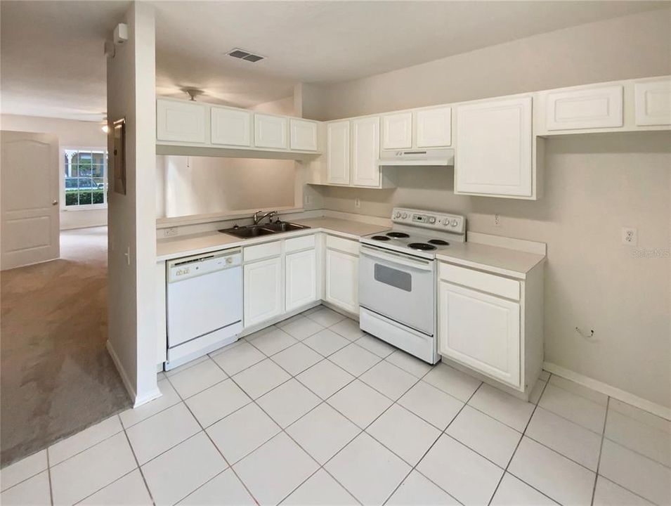 待售: $205,000 (2 贝兹, 1 浴室, 1184 平方英尺)