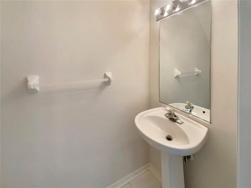 待售: $205,000 (2 贝兹, 1 浴室, 1184 平方英尺)