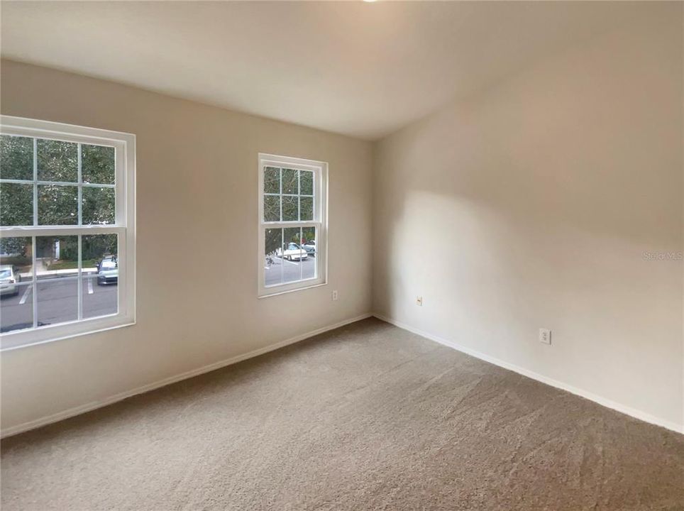 待售: $205,000 (2 贝兹, 1 浴室, 1184 平方英尺)