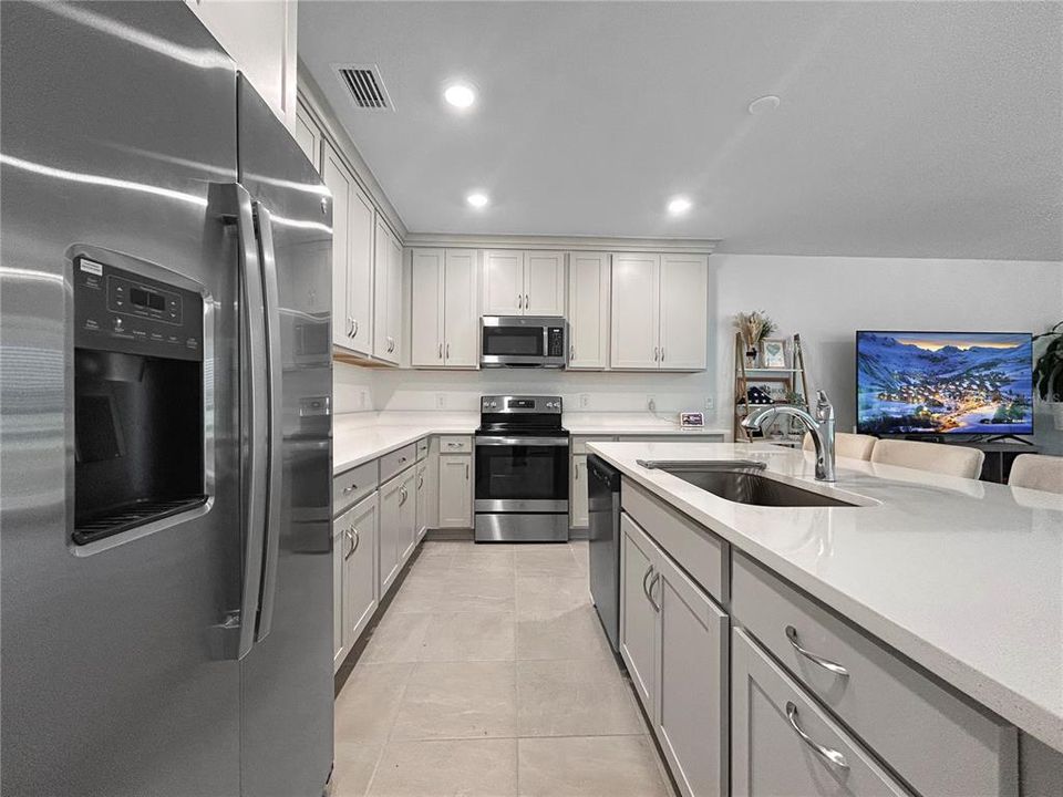 В аренду: $2,600 (3 спален, 2 ванн, 1720 Квадратных фут)