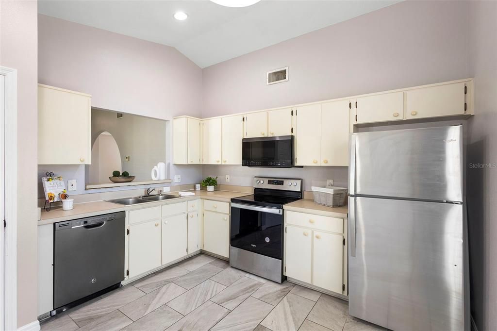 待售: $350,000 (3 贝兹, 2 浴室, 1422 平方英尺)