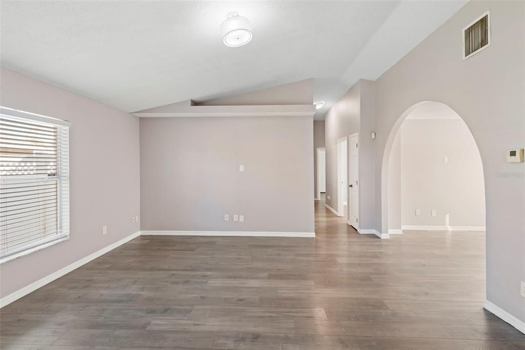 待售: $350,000 (3 贝兹, 2 浴室, 1422 平方英尺)