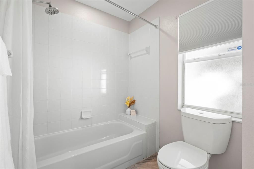 待售: $350,000 (3 贝兹, 2 浴室, 1422 平方英尺)