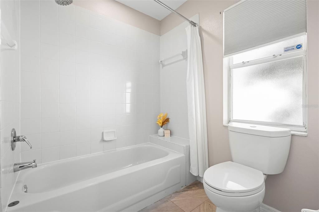 待售: $350,000 (3 贝兹, 2 浴室, 1422 平方英尺)