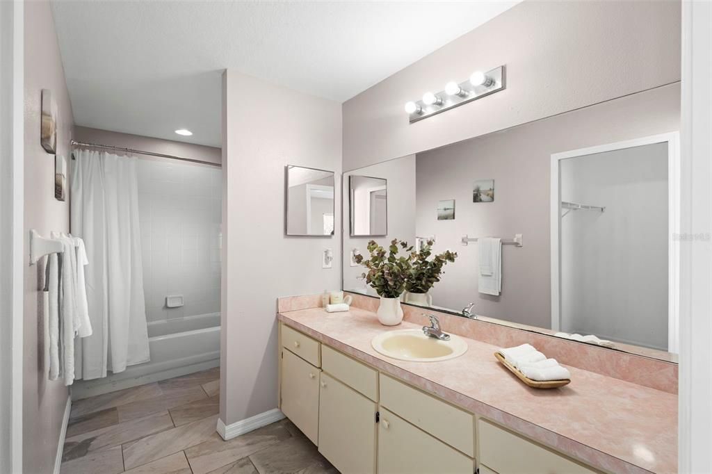 待售: $350,000 (3 贝兹, 2 浴室, 1422 平方英尺)