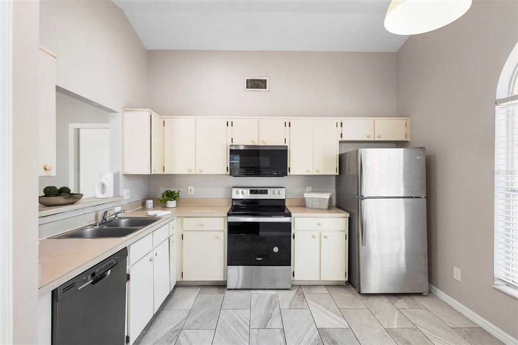 待售: $350,000 (3 贝兹, 2 浴室, 1422 平方英尺)