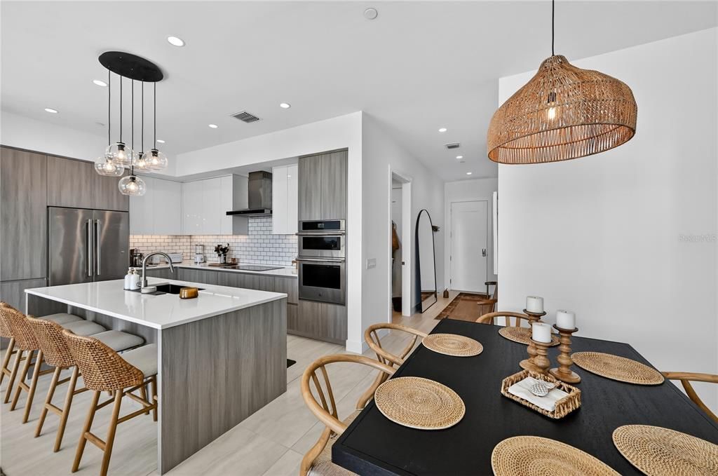 For Sale: $1,795,000 (2 beds, 2 baths, 1589 Square Feet)