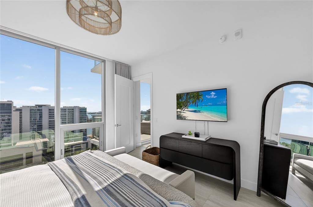 For Sale: $1,795,000 (2 beds, 2 baths, 1589 Square Feet)