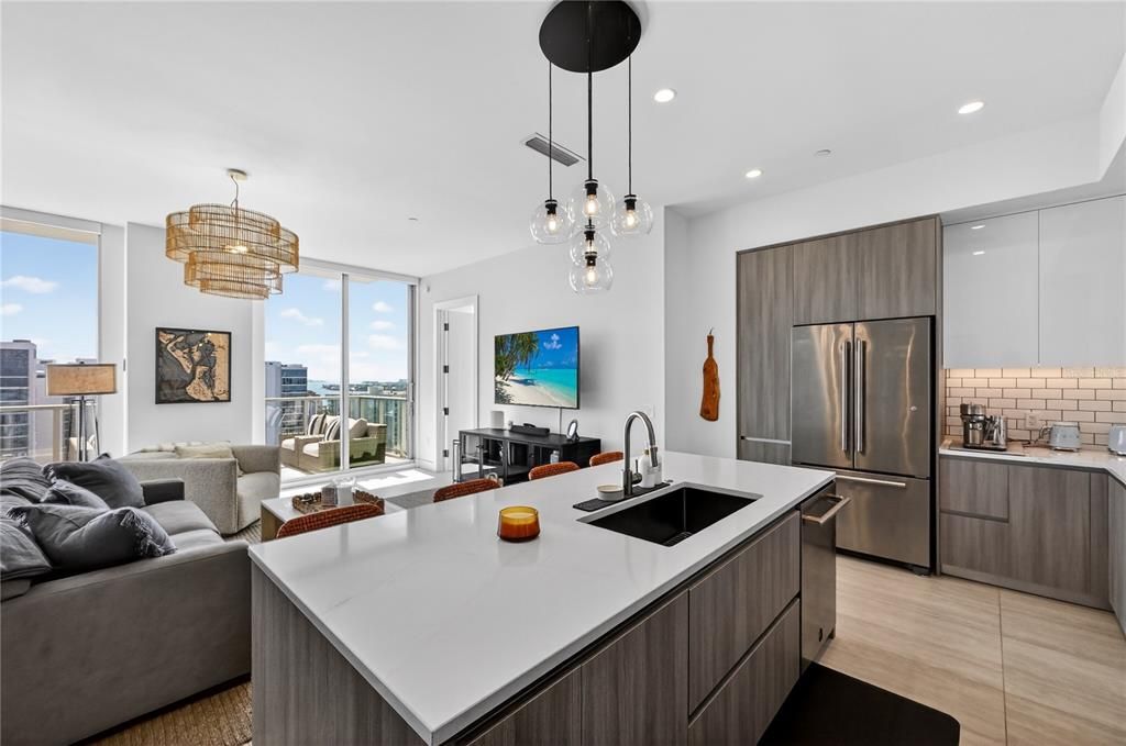 For Sale: $1,795,000 (2 beds, 2 baths, 1589 Square Feet)