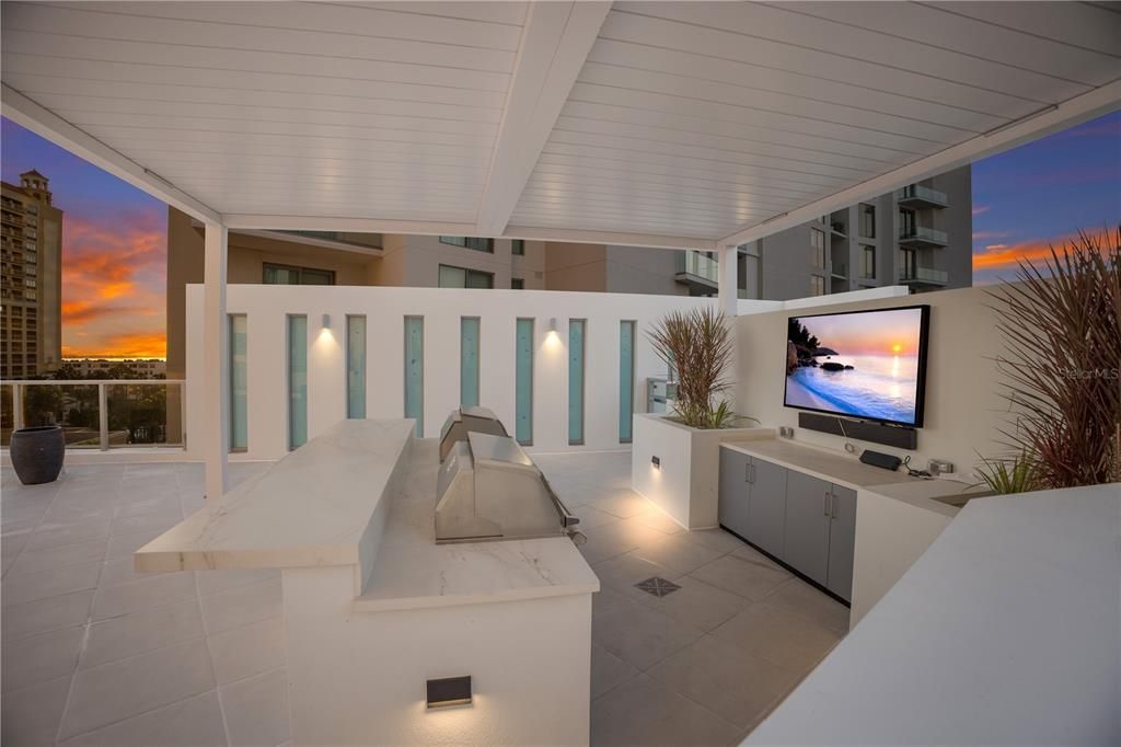 For Sale: $1,795,000 (2 beds, 2 baths, 1589 Square Feet)