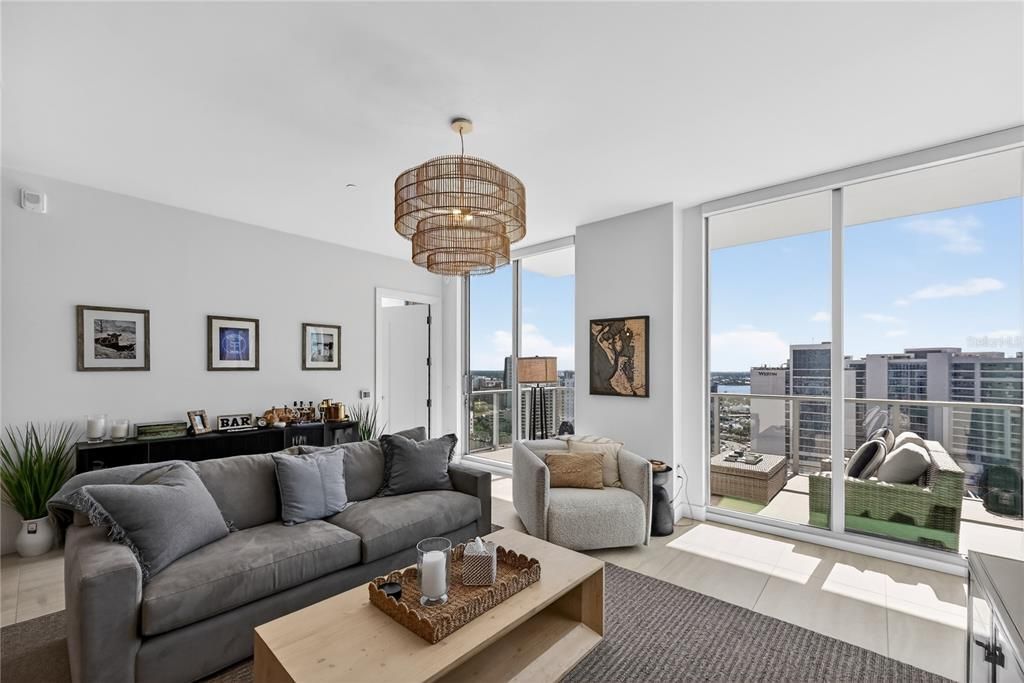 For Sale: $1,795,000 (2 beds, 2 baths, 1589 Square Feet)