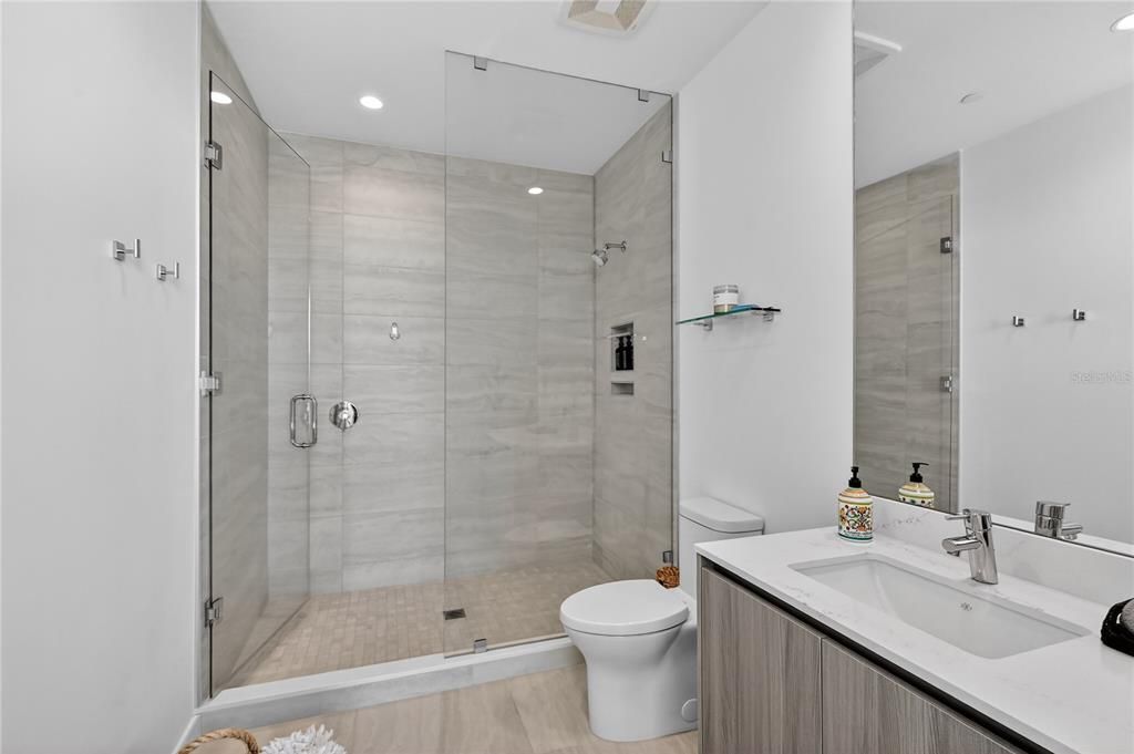 For Sale: $1,795,000 (2 beds, 2 baths, 1589 Square Feet)