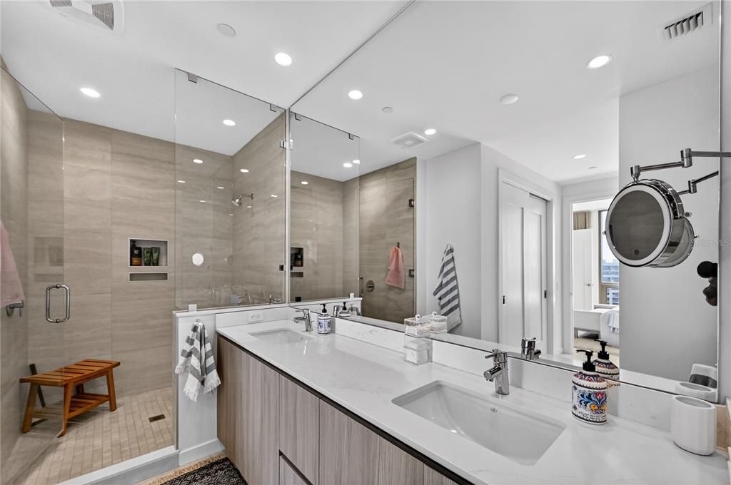 For Sale: $1,795,000 (2 beds, 2 baths, 1589 Square Feet)