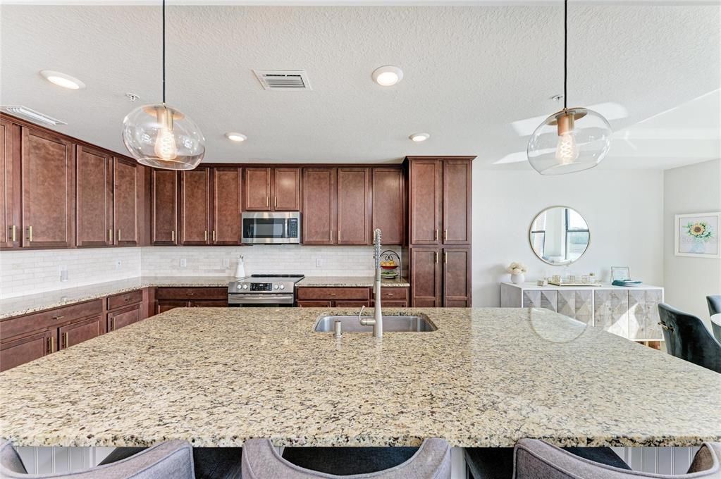 En Venta: $299,000 (2 camas, 2 baños, 1142 Pies cuadrados)