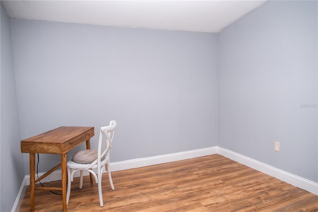 На продажу: $219,900 (3 спален, 1 ванн, 1108 Квадратных фут)