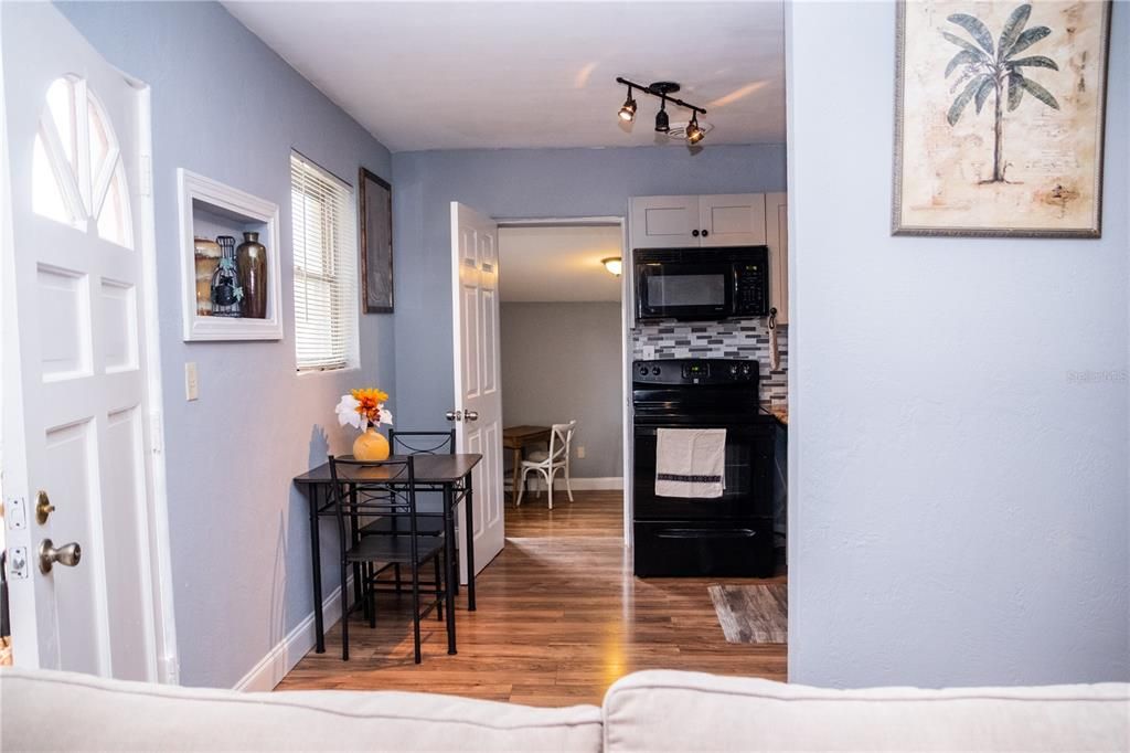 На продажу: $219,900 (3 спален, 1 ванн, 1108 Квадратных фут)