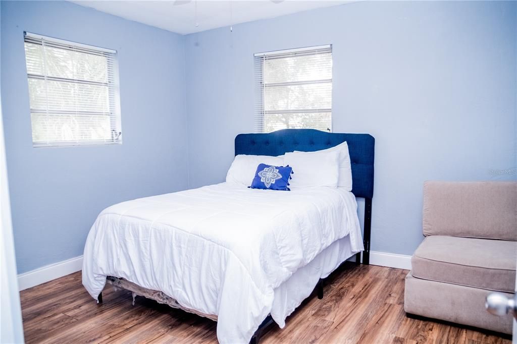 На продажу: $219,900 (3 спален, 1 ванн, 1108 Квадратных фут)