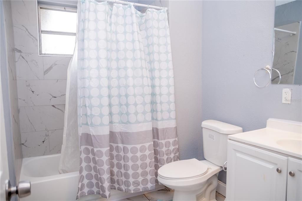 На продажу: $219,900 (3 спален, 1 ванн, 1108 Квадратных фут)