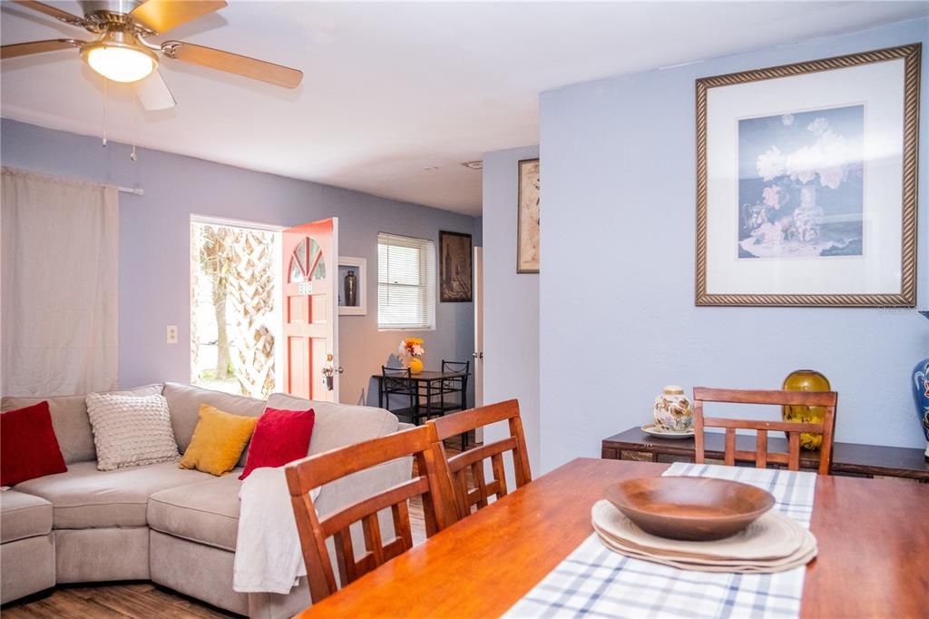 На продажу: $219,900 (3 спален, 1 ванн, 1108 Квадратных фут)