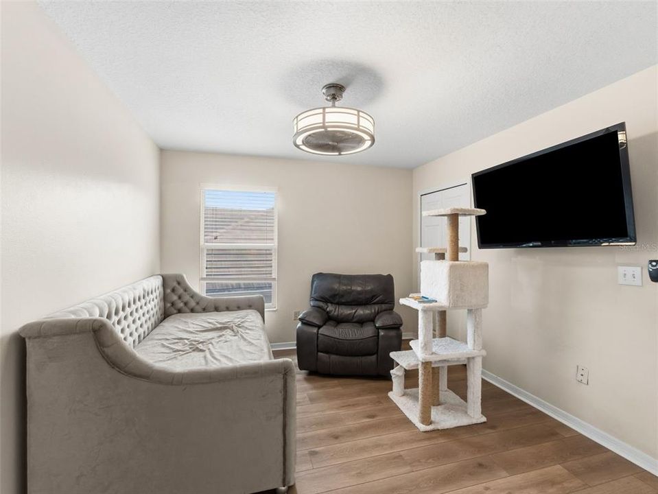 For Sale: $479,900 (3 beds, 2 baths, 1930 Square Feet)