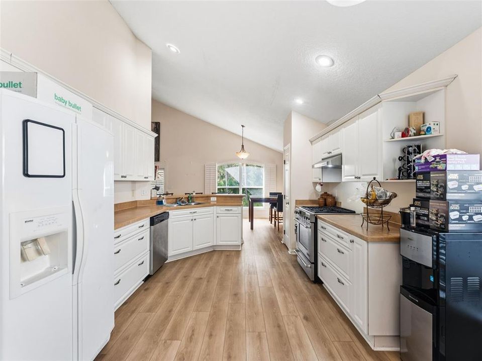 For Sale: $479,900 (3 beds, 2 baths, 1930 Square Feet)